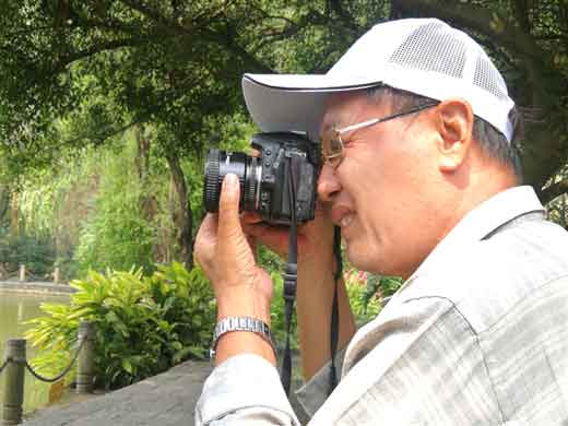 5台相机伴50年摄影  “兔爷”拍照不拼器材拼技巧