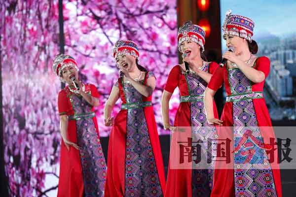 壮族三月三：百名歌手竞唱山歌 嗨翻刘三姐大舞台