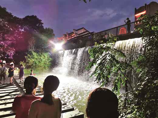柳州窑埠瀑布“亮起来”